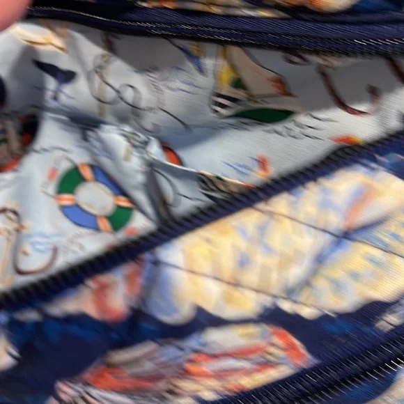 NWOT. Vera Bradley Cross body purse - Picture 4 of 7